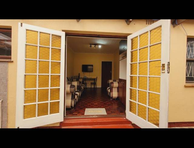 6 BEDROOM HOUSE FOR SALE IN RYLANDS